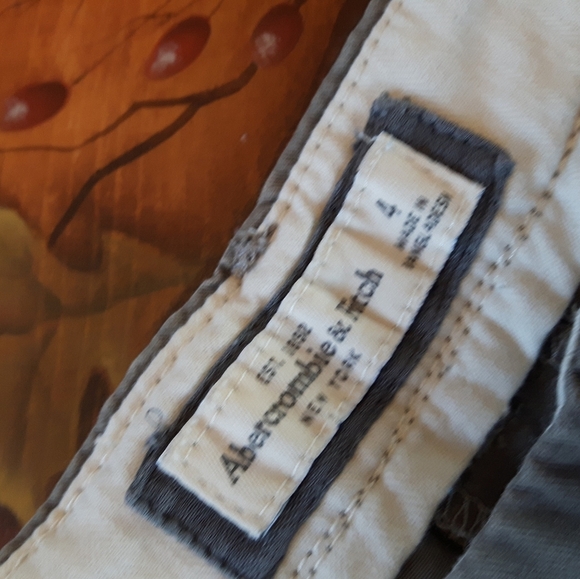 Size 4 Abercrombie & Fitch New York khakis - Picture 9 of 11